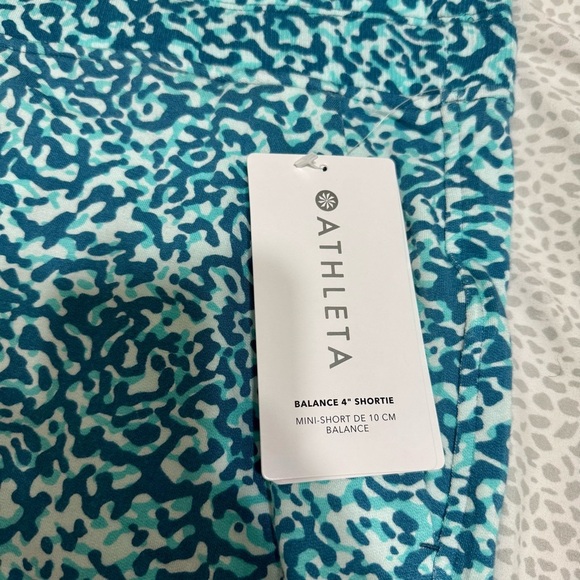 NWT! Athleta 4" Balance Shortie Teal Blue Animal
Print Blue Leopard Size 3X - Picture 6 of 10